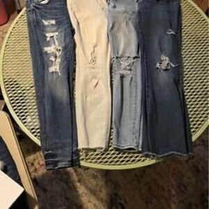 Set of 4 Ripped Jeans Lot